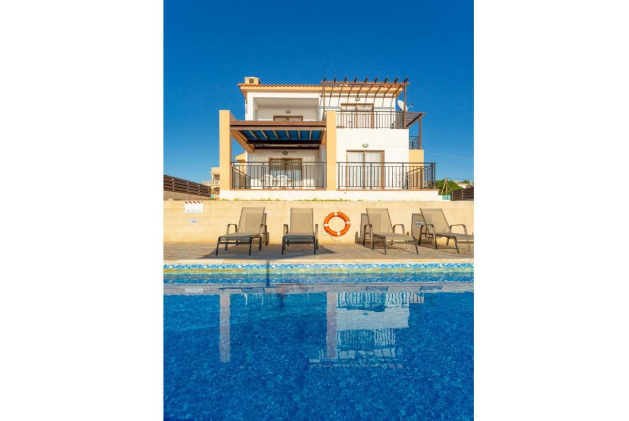 Angelina Paphos